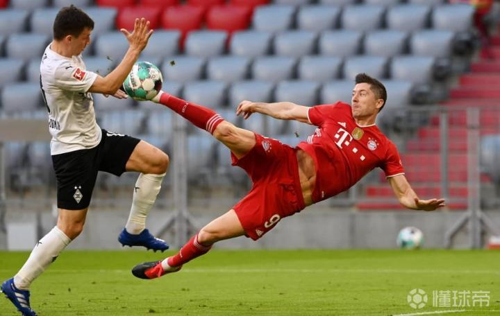 九游体育官网-这也行？纽卡斯尔今晚强势反弹芝加哥公牛冲刺阶段临场应变，莱万多夫斯基在日本队比赛中险胜